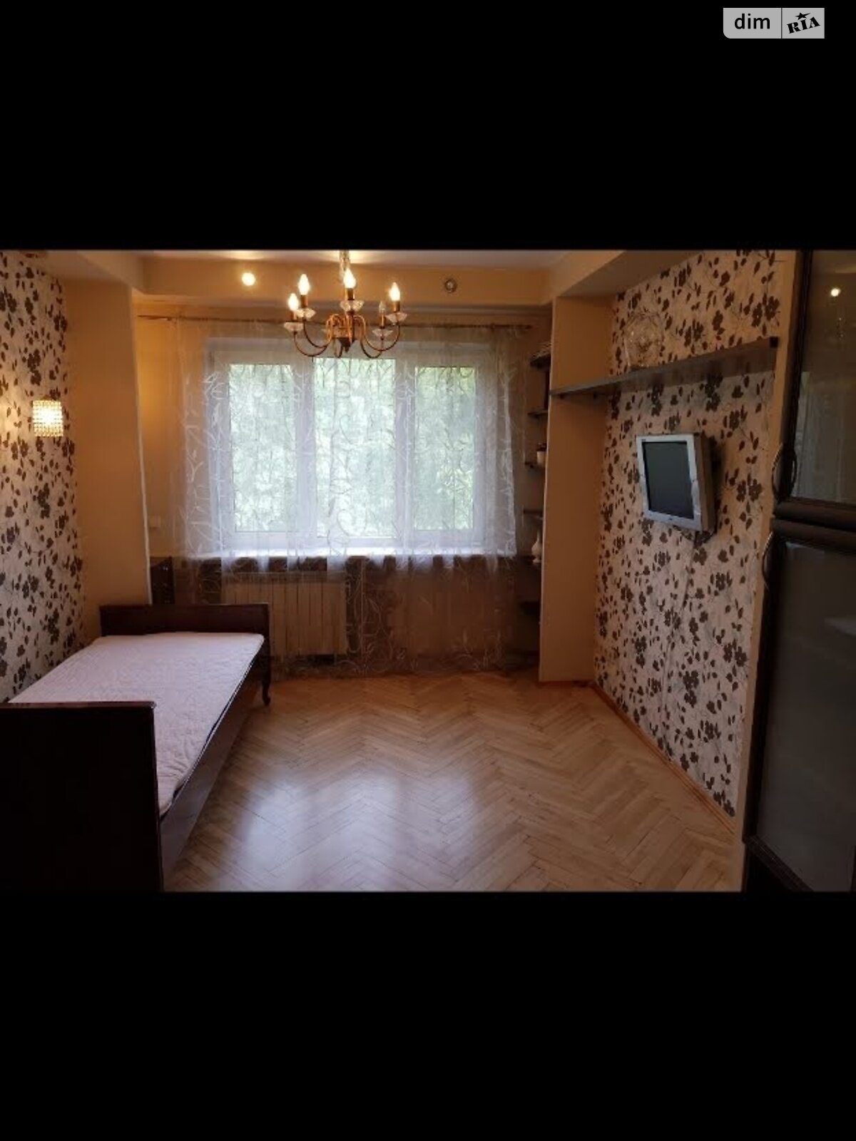 трехкомнатная квартира в Киеве, район Святошинский, на бул. Академика Вернадского 71 в аренду на короткий срок посуточно фото 1