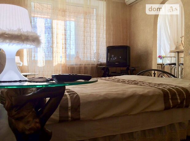однокомнатная квартира в Киеве, район Святошинский, на просп. Победы 103 в аренду на короткий срок посуточно фото 1