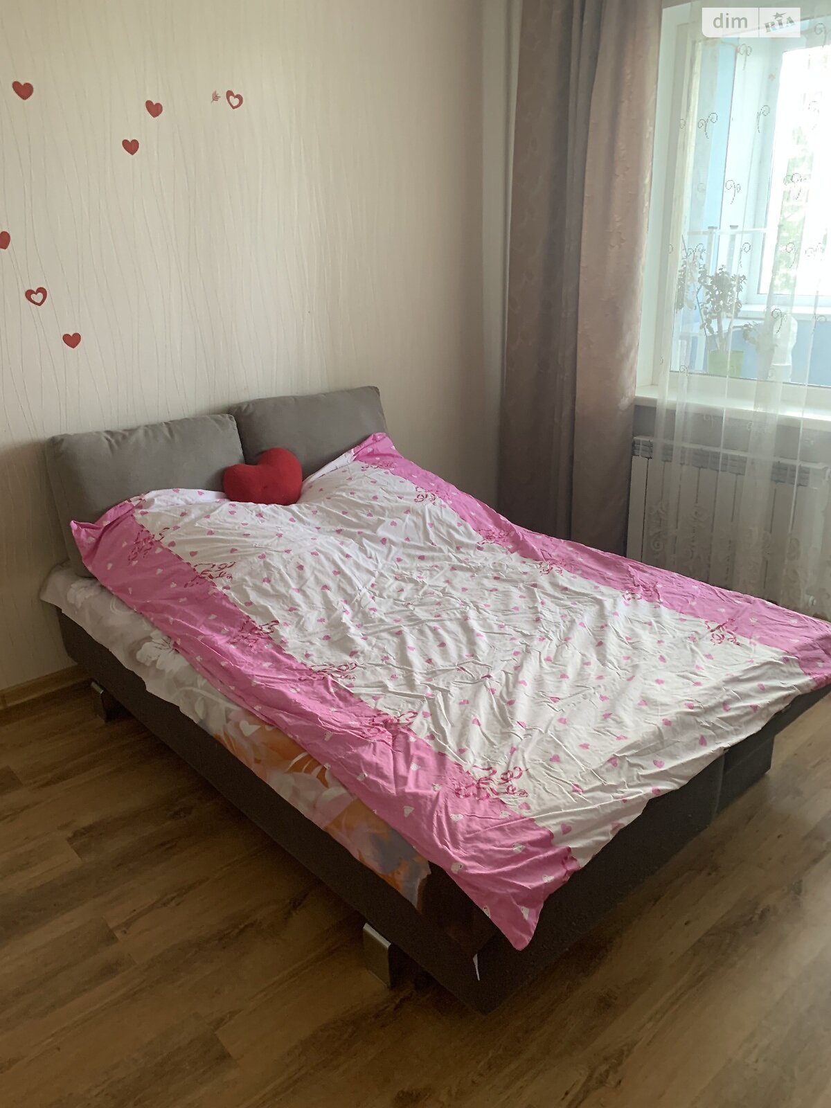 однокімнатна квартира в Києві, район Деснянський, на вул. Олександри Екстер 12 в оренду на короткий термін подобово фото 1