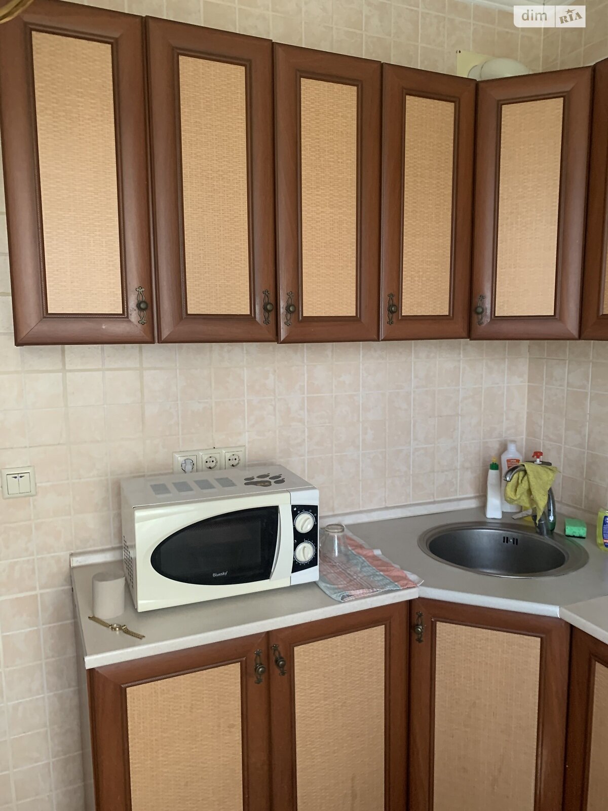 однокімнатна квартира в Києві, район Деснянський, на вул. Олександри Екстер 12 в оренду на короткий термін подобово фото 1