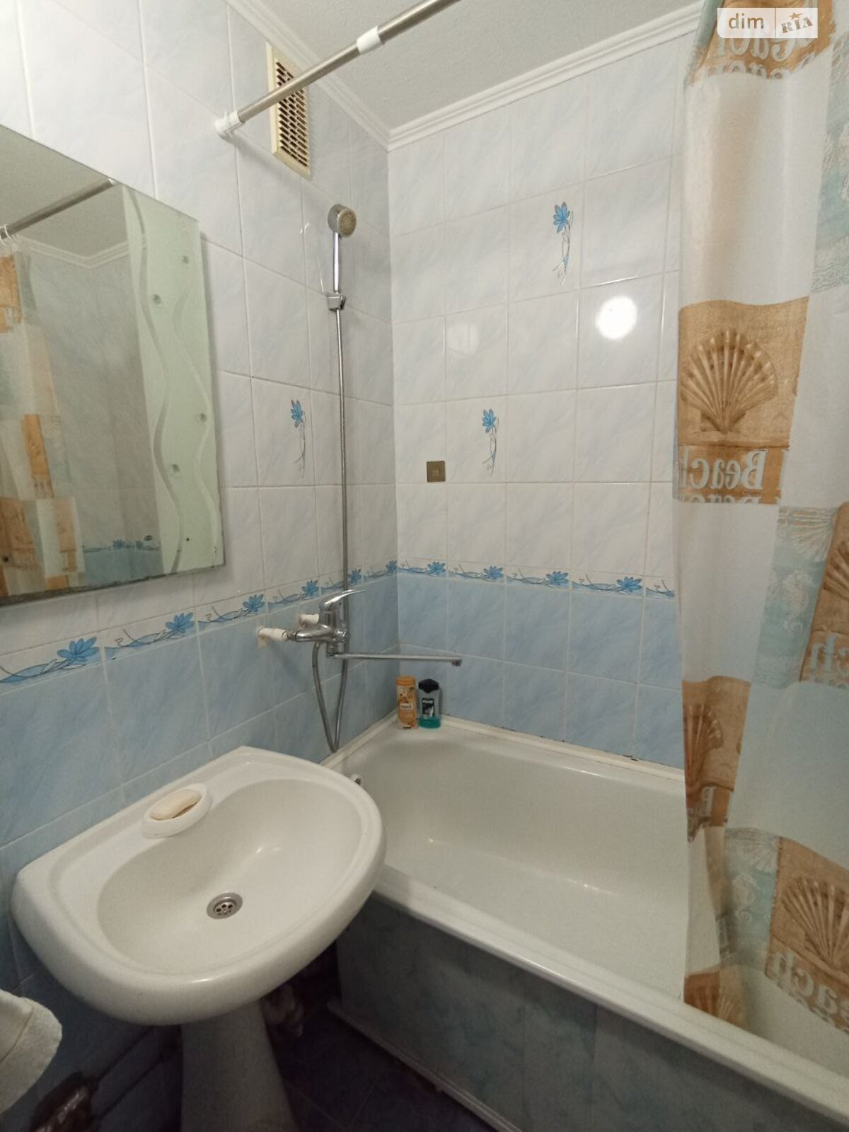 однокомнатная квартира в Киеве, район Троещина, на бул. Леонида Быкова 4 в аренду на короткий срок посуточно фото 1