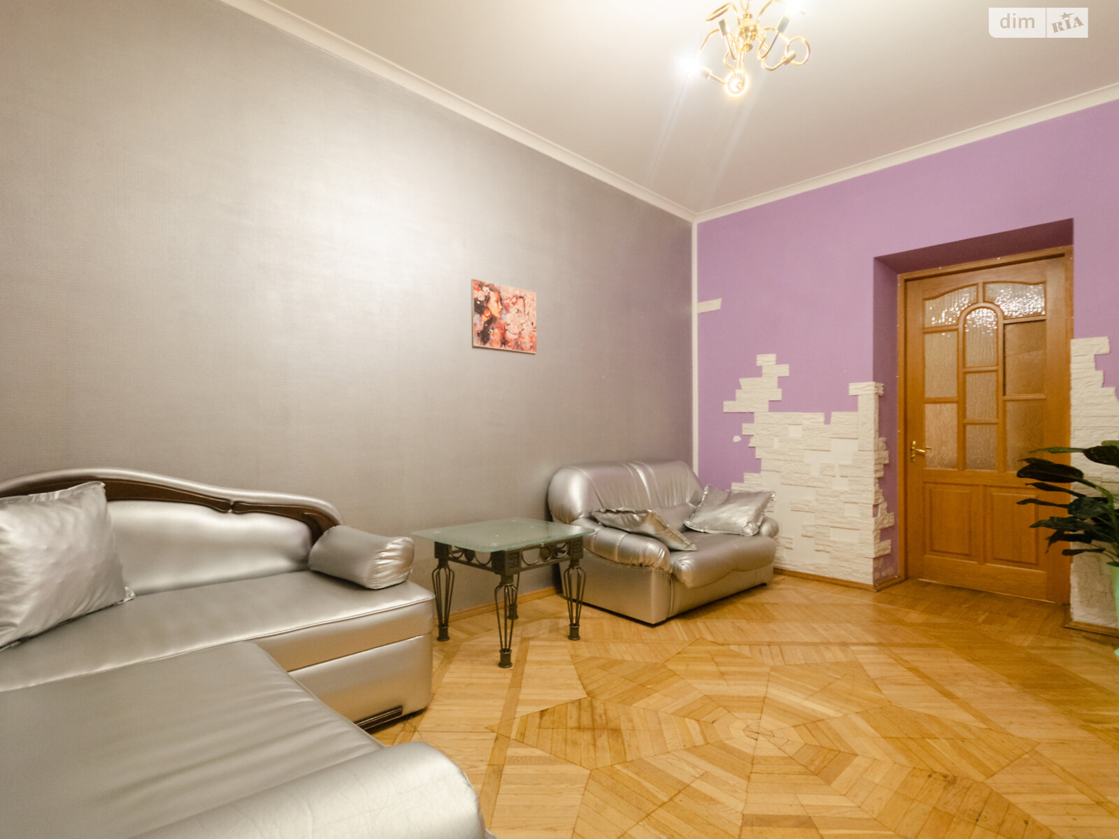 трикімнатна квартира в Києві, район Центр, на вул. Хрещатик 21 в оренду на короткий термін подобово фото 1