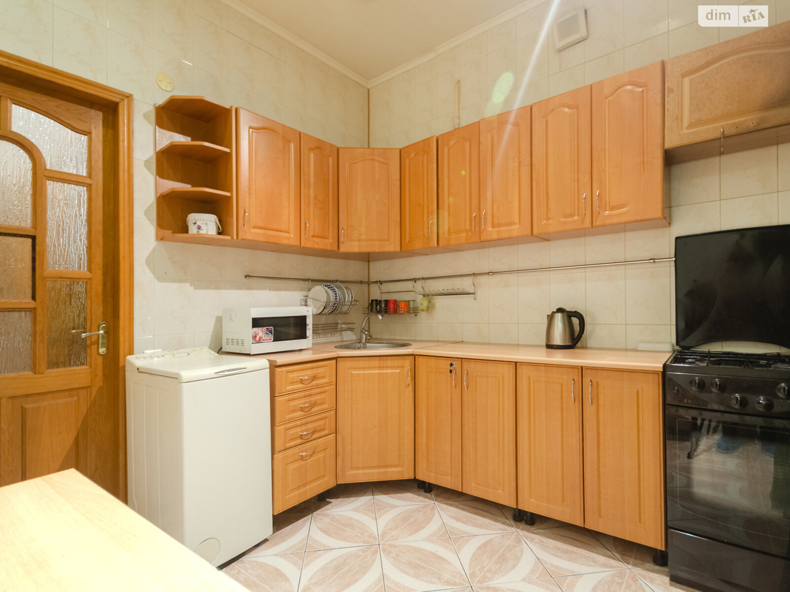 трикімнатна квартира в Києві, район Центр, на вул. Хрещатик 21 в оренду на короткий термін подобово фото 1