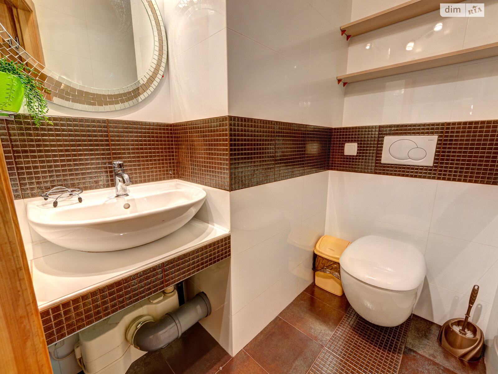 трикімнатна квартира в Києві, район Центр, на бул. Лесі Українки 2 в оренду на короткий термін подобово фото 1