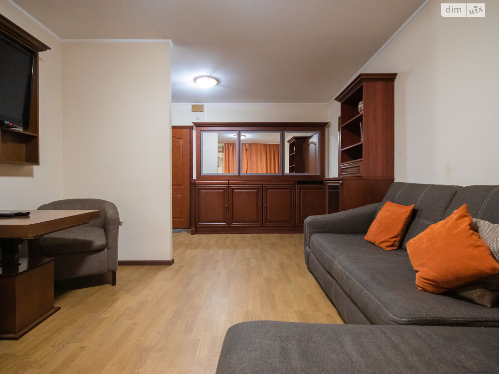 двухкомнатная квартира в Киеве, район Центр, на ул. Малая Житомирская 10 в аренду на короткий срок посуточно фото 1 двухкомнатная квартира в Киеве, район Центр, на ул. Малая Житомирская 10 в аренду на короткий срок посуточно фото 1