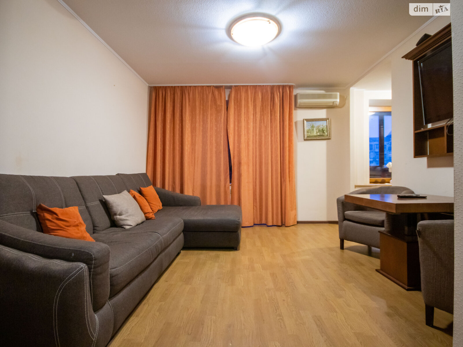 двухкомнатная квартира в Киеве, район Центр, на ул. Малая Житомирская 10 в аренду на короткий срок посуточно фото 1 двухкомнатная квартира в Киеве, район Центр, на ул. Малая Житомирская 10 в аренду на короткий срок посуточно фото 1