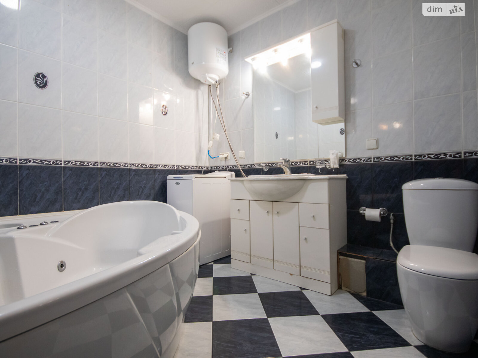 двухкомнатная квартира в Киеве, район Центр, на ул. Малая Житомирская 10 в аренду на короткий срок посуточно фото 1 двухкомнатная квартира в Киеве, район Центр, на ул. Малая Житомирская 10 в аренду на короткий срок посуточно фото 1