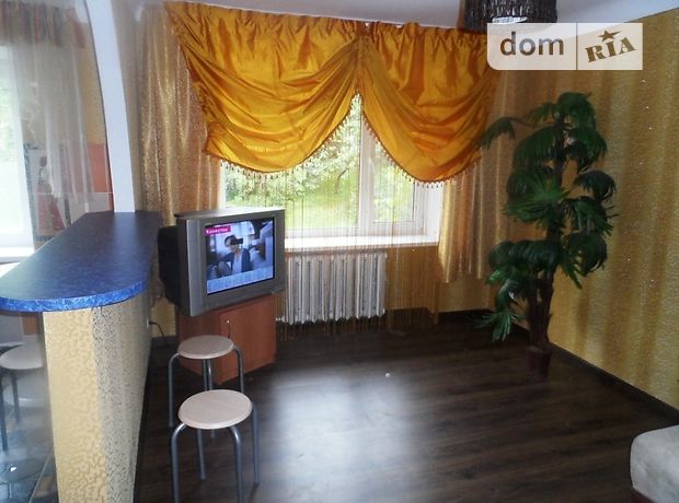 двокімнатна квартира в Кропивницькому, район Центр, на Архитектора Паученко 65 в оренду на короткий термін подобово фото 1