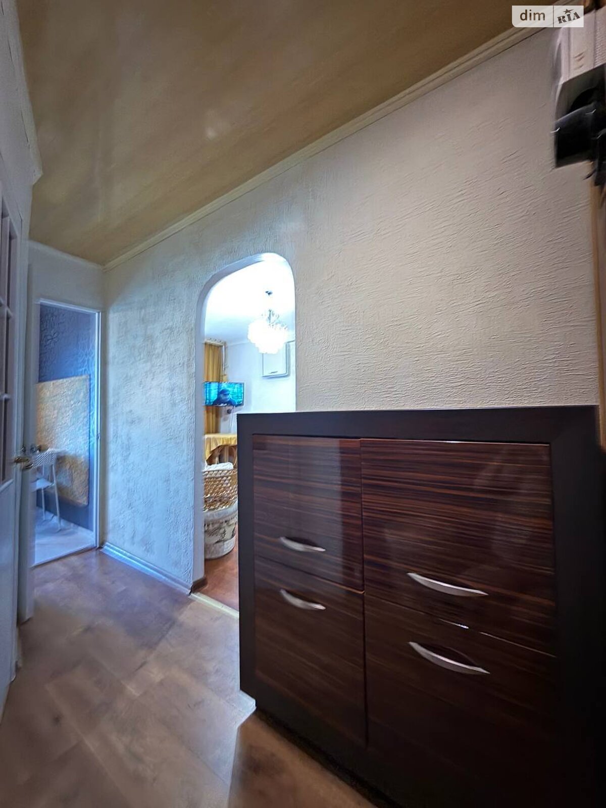 однокомнатная квартира в Кривом Роге, район Центрально-Городской, на просп. Центральный 8 в аренду на короткий срок посуточно фото 1 однокомнатная квартира в Кривом Роге, район Центрально-Городской, на просп. Центральный 8 в аренду на короткий срок посуточно фото 1