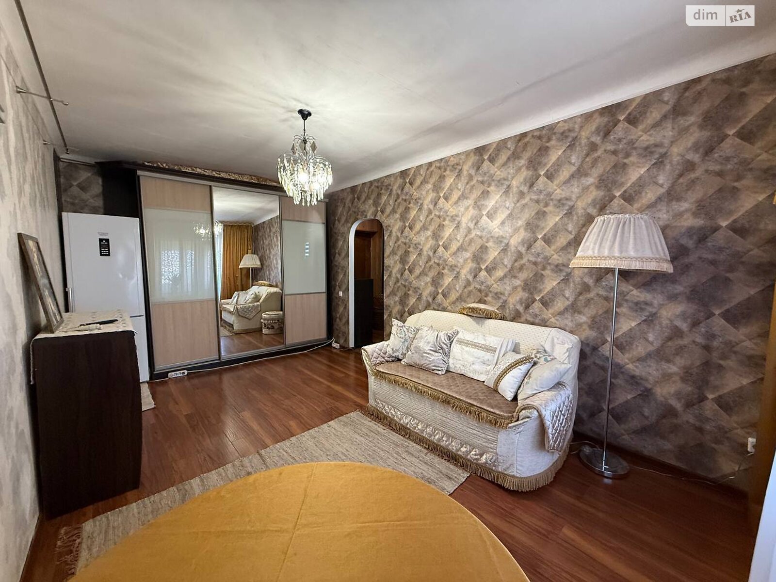 однокомнатная квартира в Кривом Роге, район Центрально-Городской, на просп. Центральный 8 в аренду на короткий срок посуточно фото 1 однокомнатная квартира в Кривом Роге, район Центрально-Городской, на просп. Центральный 8 в аренду на короткий срок посуточно фото 1