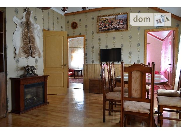 четырехкомнатная квартира в Кривом Роге, район Центрально-Городской, на 10-летия Октября 2 в аренду на короткий срок посуточно фото 1 четырехкомнатная квартира в Кривом Роге, район Центрально-Городской, на 10-летия Октября 2 в аренду на короткий срок посуточно фото 1