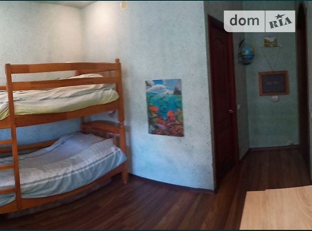 трехкомнатная квартира в Кривом Роге, район Жовтневый, на Січеславська 33 в аренду на короткий срок посуточно фото 1 трехкомнатная квартира в Кривом Роге, район Жовтневый, на Січеславська 33 в аренду на короткий срок посуточно фото 1
