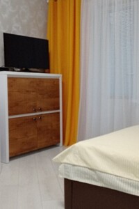 однокімнатна квартира в Луцьку, район 33 мікрорайон, на вул. Кравчука 10 в оренду на короткий термін подобово фото 2