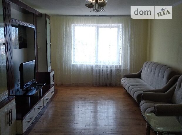 трехкомнатная квартира в Луцке, район 40-а, на ул. Кравчука 44, в аренду на короткий срок посуточно фото 1 трехкомнатная квартира в Луцке, район 40-а, на ул. Кравчука 44, в аренду на короткий срок посуточно фото 1