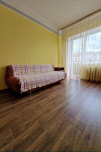 однокімнатна квартира в Луцьку, район Центр, на вул. Степана Бандери 13 в оренду на короткий термін подобово фото 2