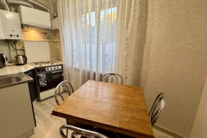 двухкомнатная квартира в Луцке, район Центр, на ул. Стрелковая 29 в аренду на короткий срок посуточно фото 2