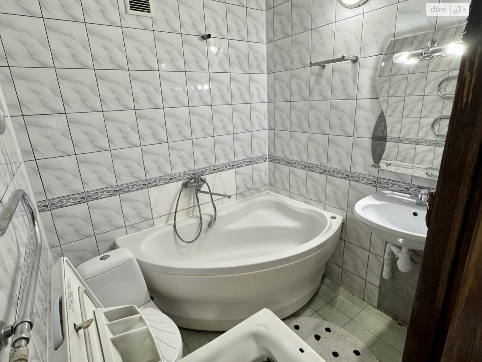 двухкомнатная квартира в Луцке, район Центр, на ул. Стрелковая 29 в аренду на короткий срок посуточно фото 1 двухкомнатная квартира в Луцке, район Центр, на ул. Стрелковая 29 в аренду на короткий срок посуточно фото 1