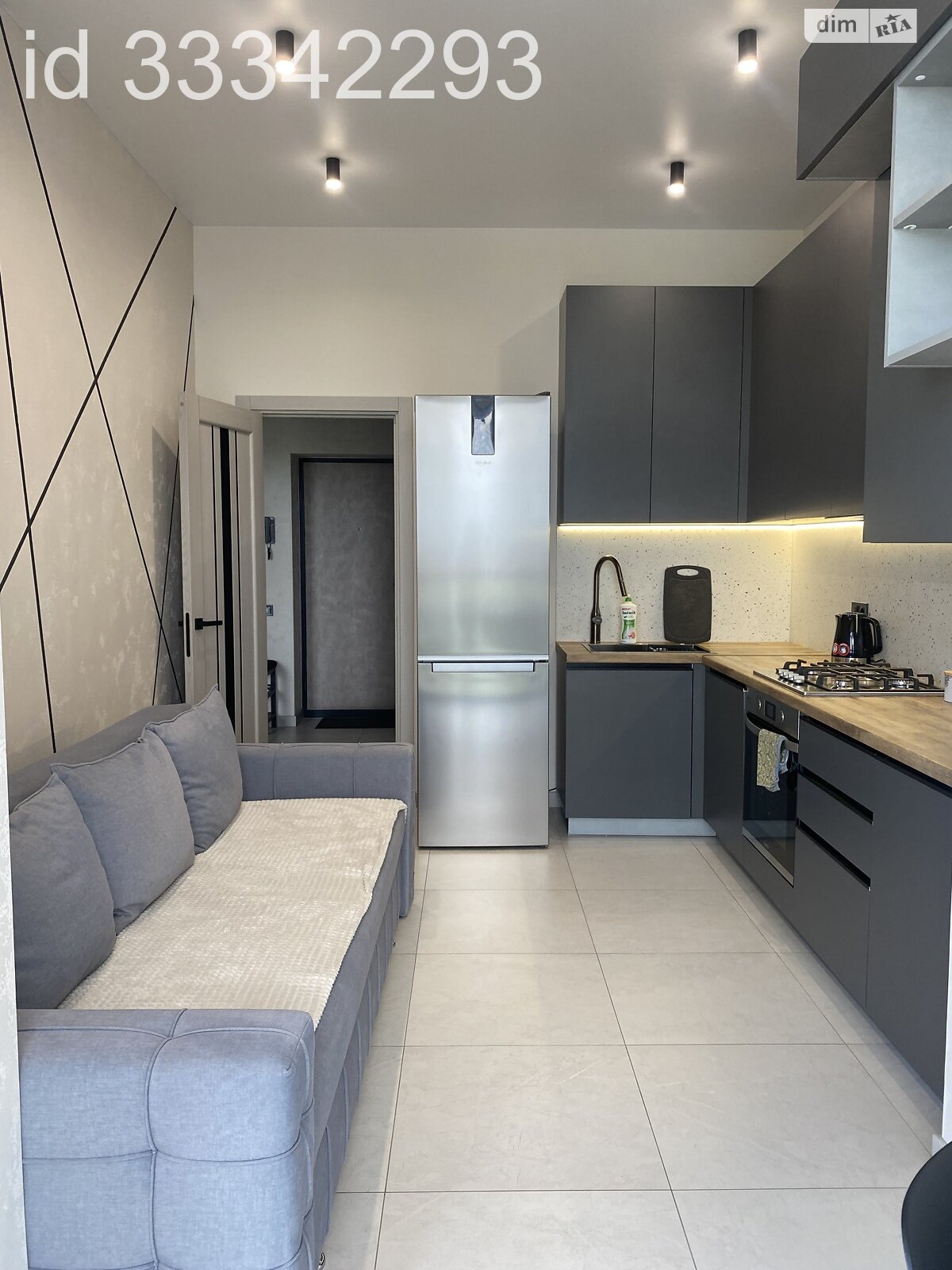 однокомнатная квартира в Луцке, район Центр, на ул. Яровица 7 в аренду на короткий срок посуточно фото 1 однокомнатная квартира в Луцке, район Центр, на ул. Яровица 7 в аренду на короткий срок посуточно фото 1