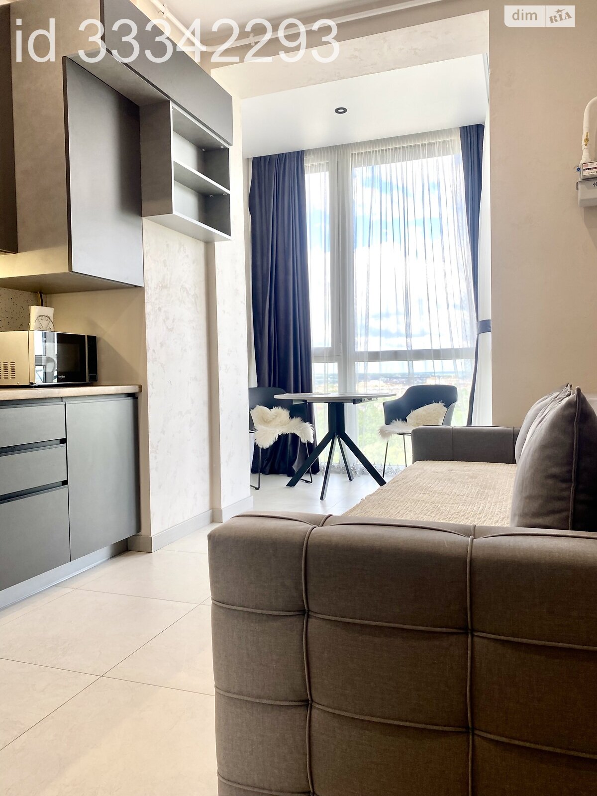 однокомнатная квартира в Луцке, район Центр, на ул. Яровица 7 в аренду на короткий срок посуточно фото 1 однокомнатная квартира в Луцке, район Центр, на ул. Яровица 7 в аренду на короткий срок посуточно фото 1