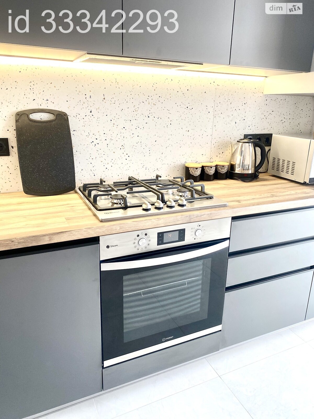 однокомнатная квартира в Луцке, район Центр, на ул. Яровица 7 в аренду на короткий срок посуточно фото 1 однокомнатная квартира в Луцке, район Центр, на ул. Яровица 7 в аренду на короткий срок посуточно фото 1