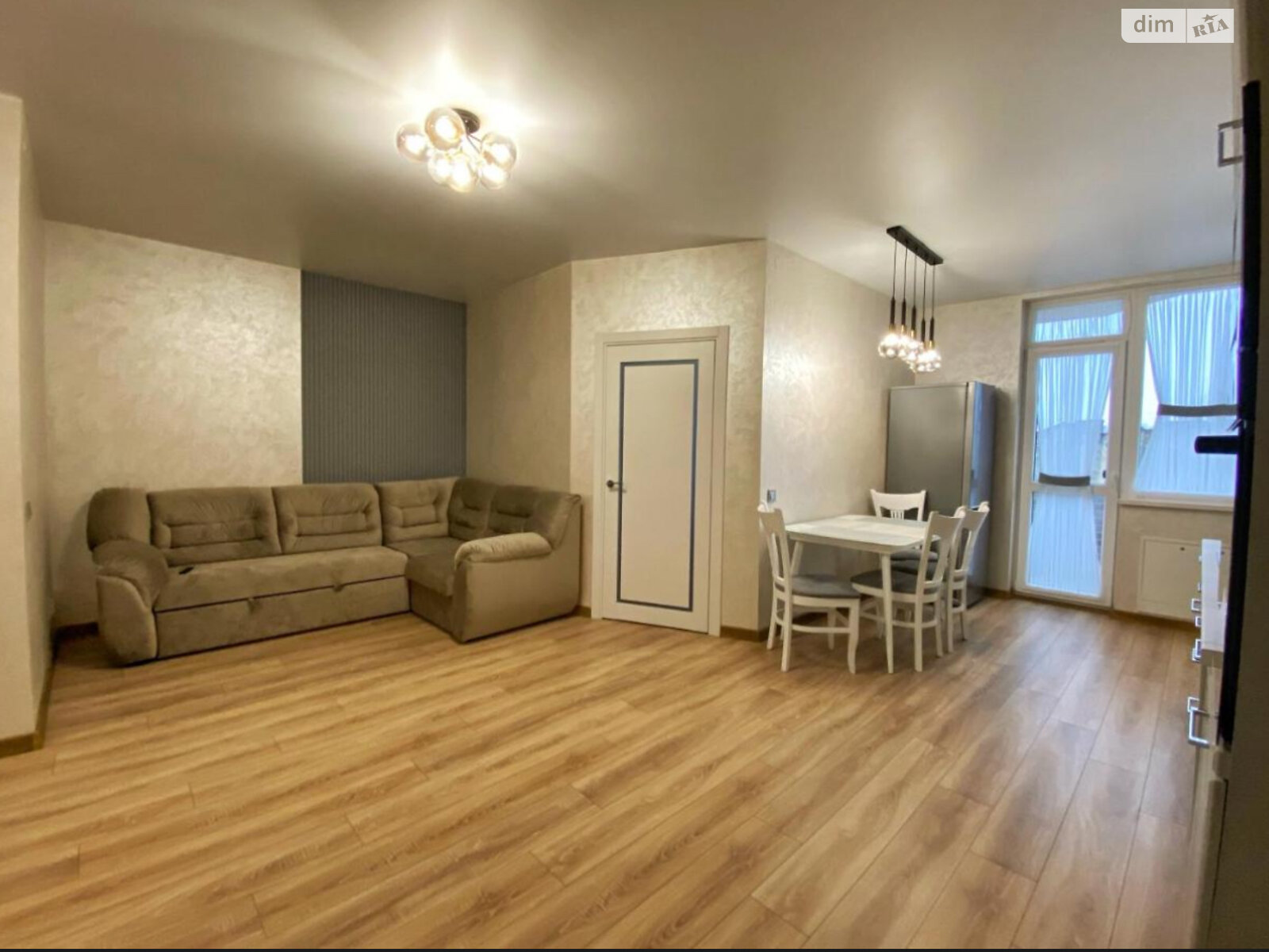 двухкомнатная квартира в Львове, район Подзамче, на ул. Хмельницкого Богдана 76 в аренду на короткий срок посуточно фото 1