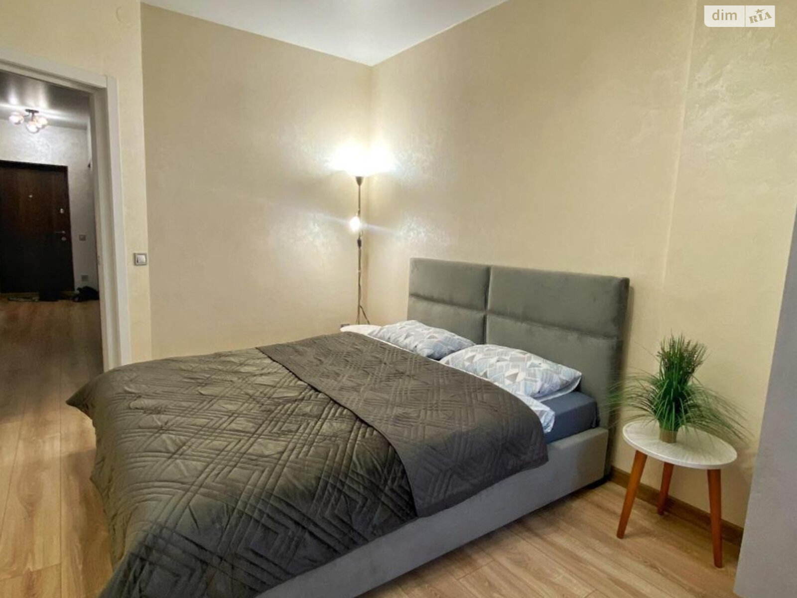 двухкомнатная квартира в Львове, район Подзамче, на ул. Хмельницкого Богдана 76 в аренду на короткий срок посуточно фото 1
