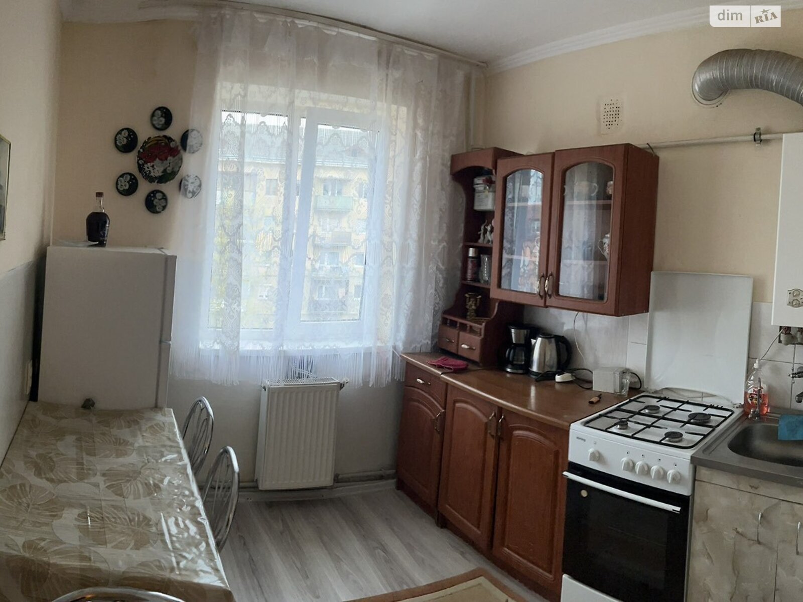 двухкомнатная квартира в Мукачеве, на ул. Ивана Паркания 18 в аренду на короткий срок посуточно фото 1