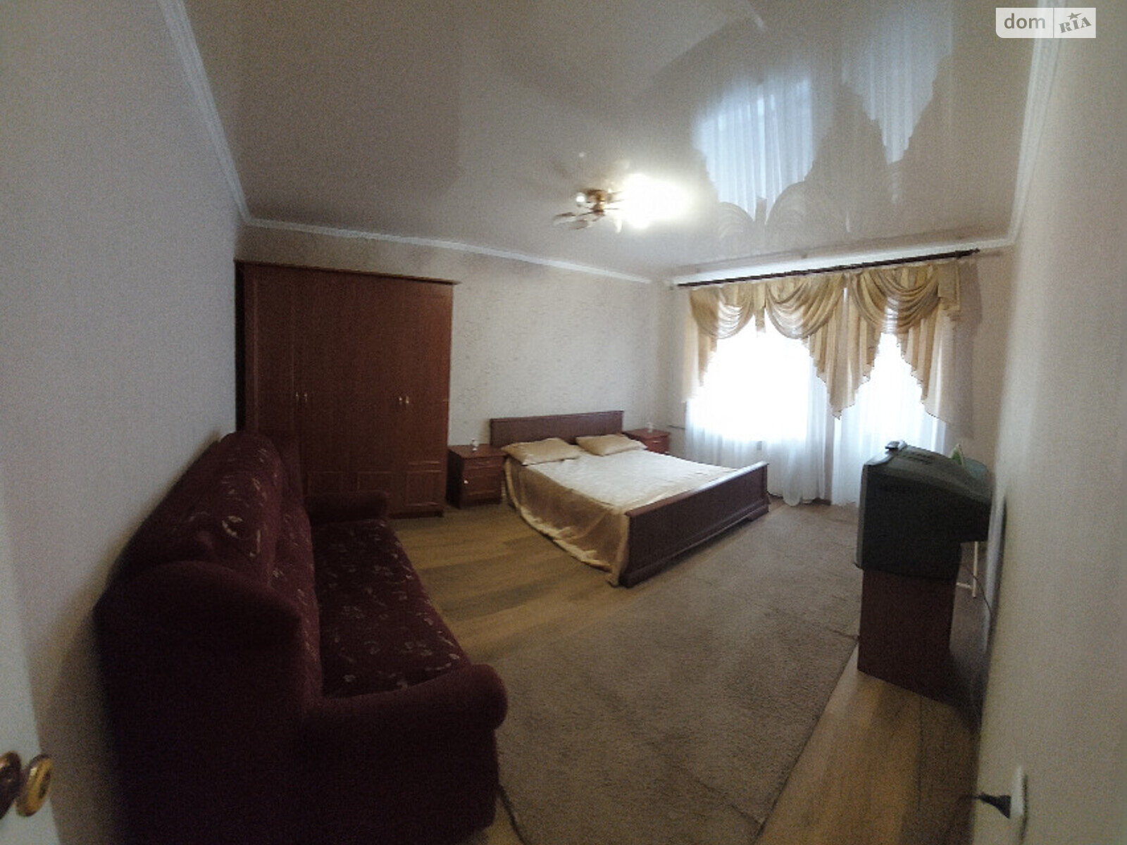 двухкомнатная квартира в Николаеве, район Соляные, на просп. Героев Украины 97Б в аренду на короткий срок посуточно фото 1