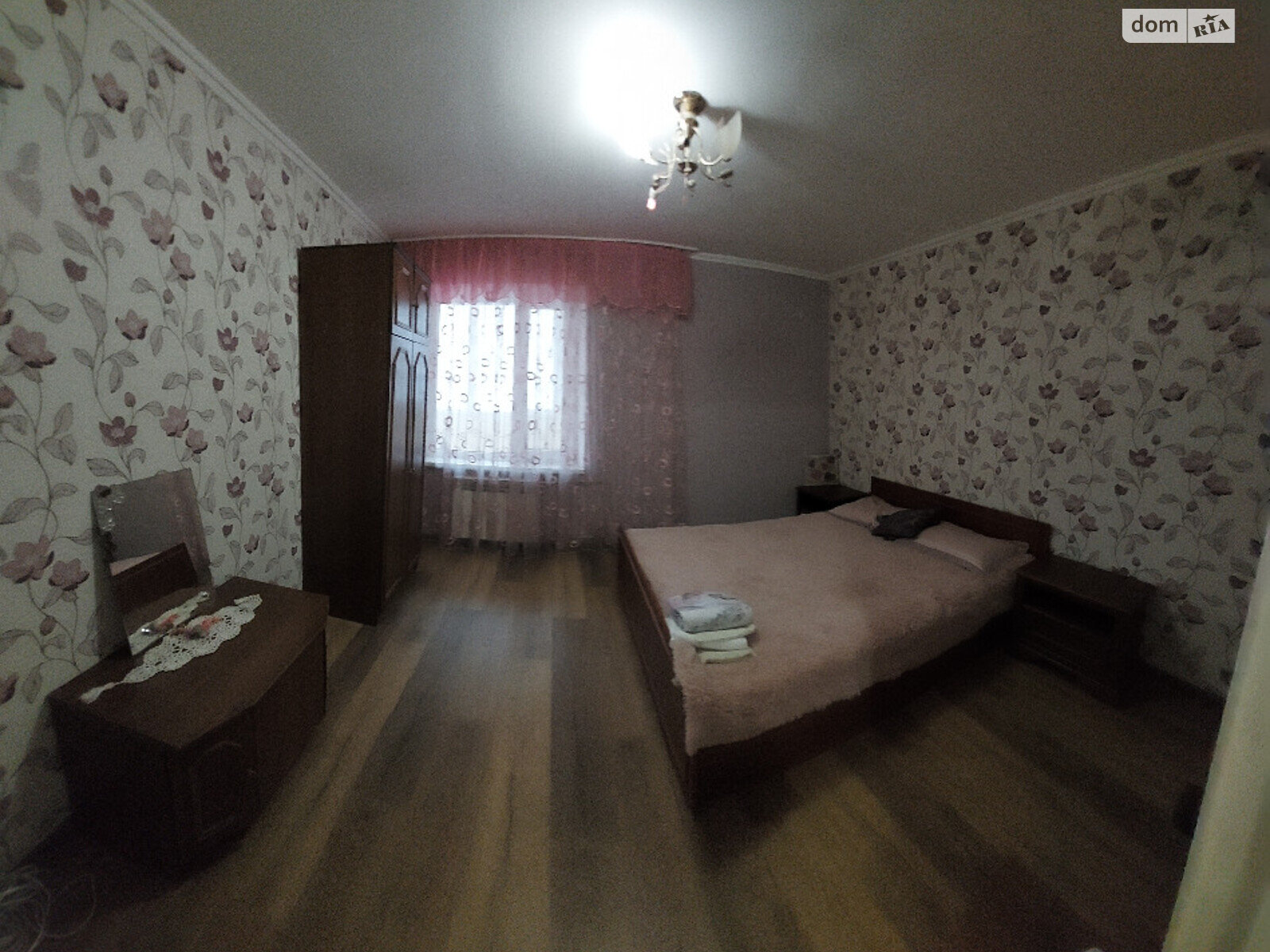 двухкомнатная квартира в Николаеве, район Соляные, на просп. Героев Украины 97Б в аренду на короткий срок посуточно фото 1