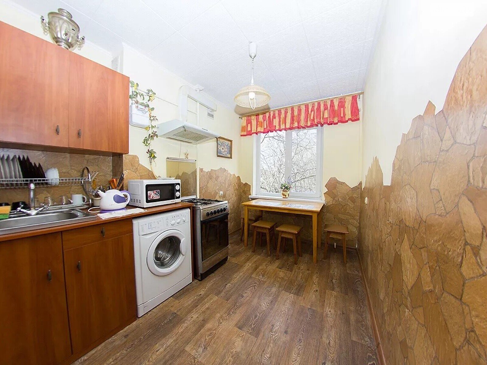 двухкомнатная квартира в Николаеве, район Центральный, на 3-я ул. Слободская 26 в аренду на короткий срок посуточно фото 1