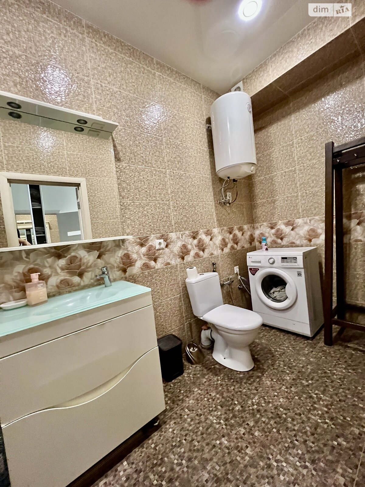 двухкомнатная квартира в Одессе, район Аркадия, на плато Аркадийское 5/2, кв. 128 в аренду на короткий срок посуточно фото 1 двухкомнатная квартира в Одессе, район Аркадия, на плато Аркадийское 5/2, кв. 128 в аренду на короткий срок посуточно фото 1