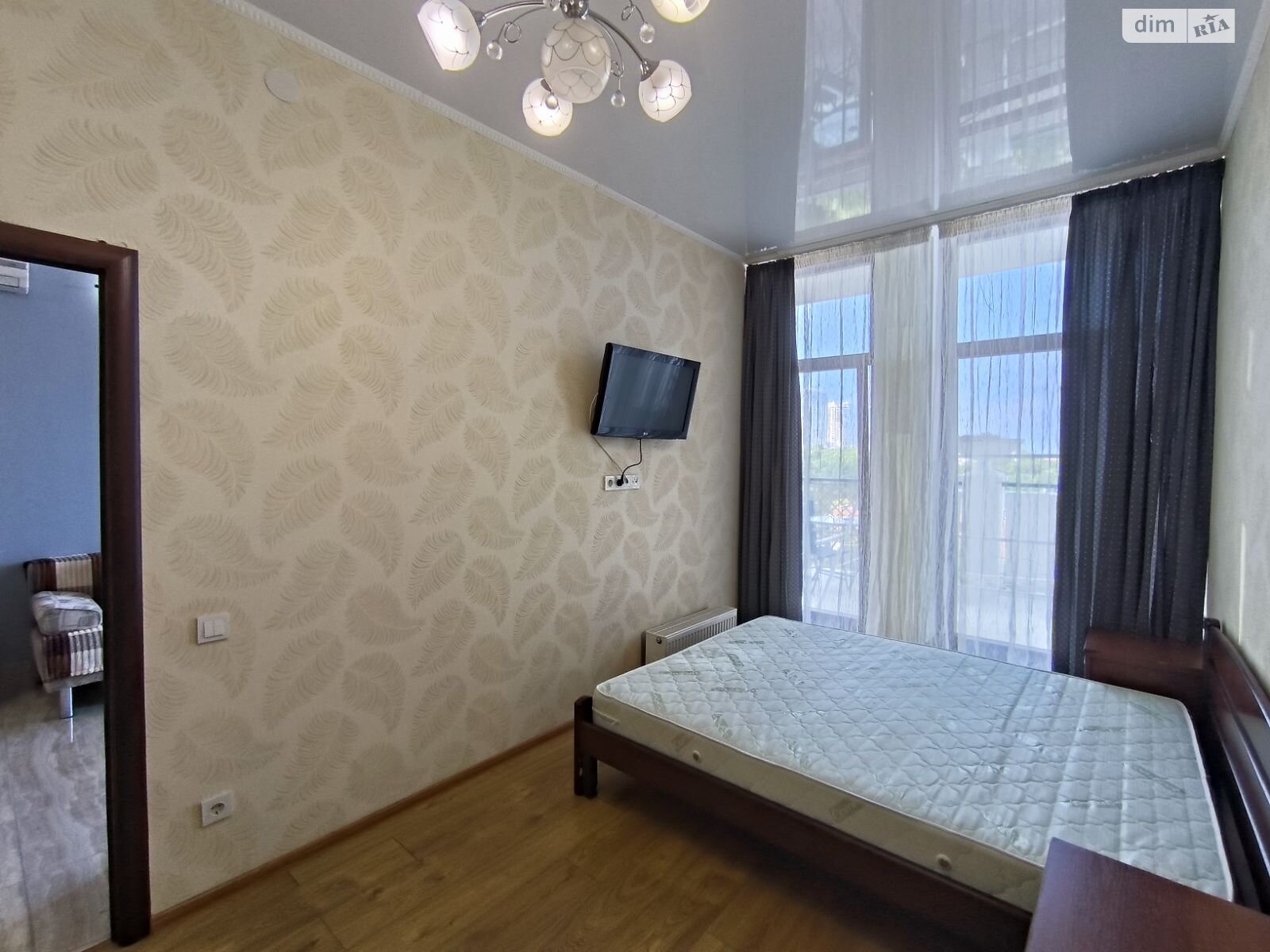 двухкомнатная квартира в Одессе, район Приморский, на плато Аркадийское 5/3 в аренду на короткий срок посуточно фото 1