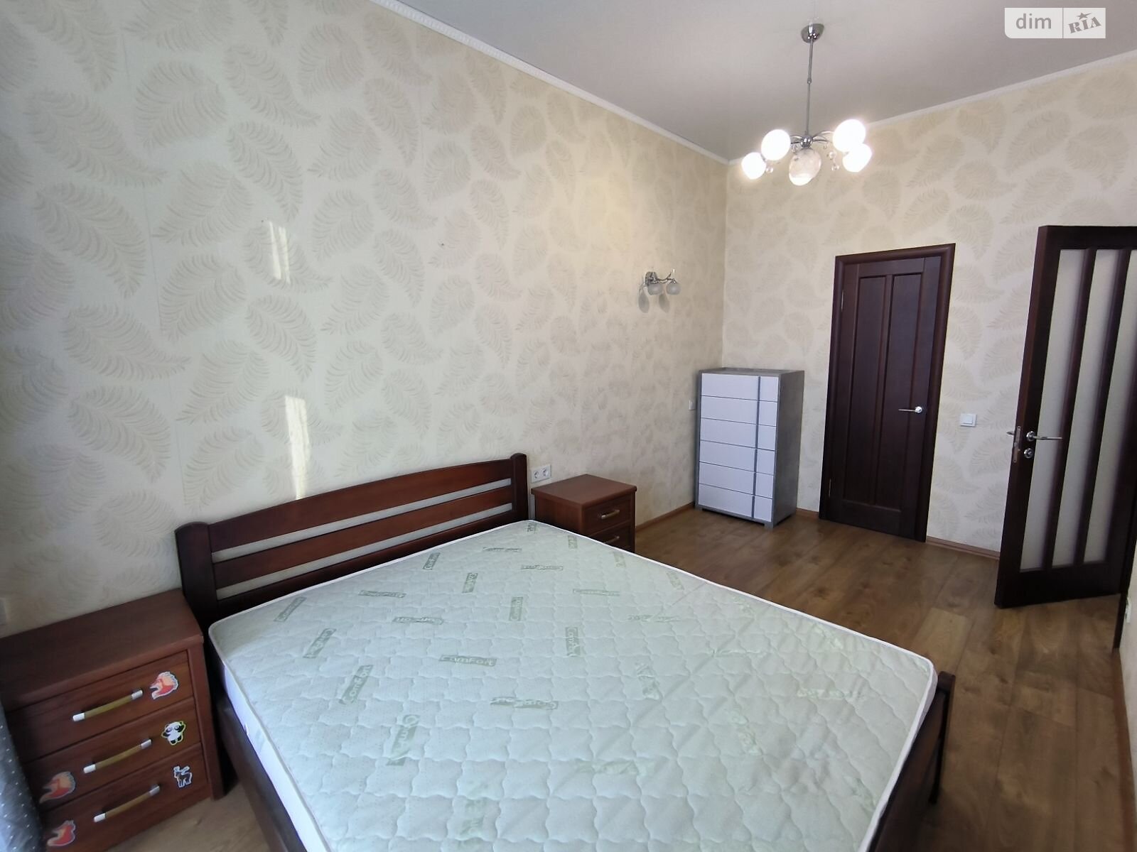 двухкомнатная квартира в Одессе, район Приморский, на плато Аркадийское 5/3 в аренду на короткий срок посуточно фото 1