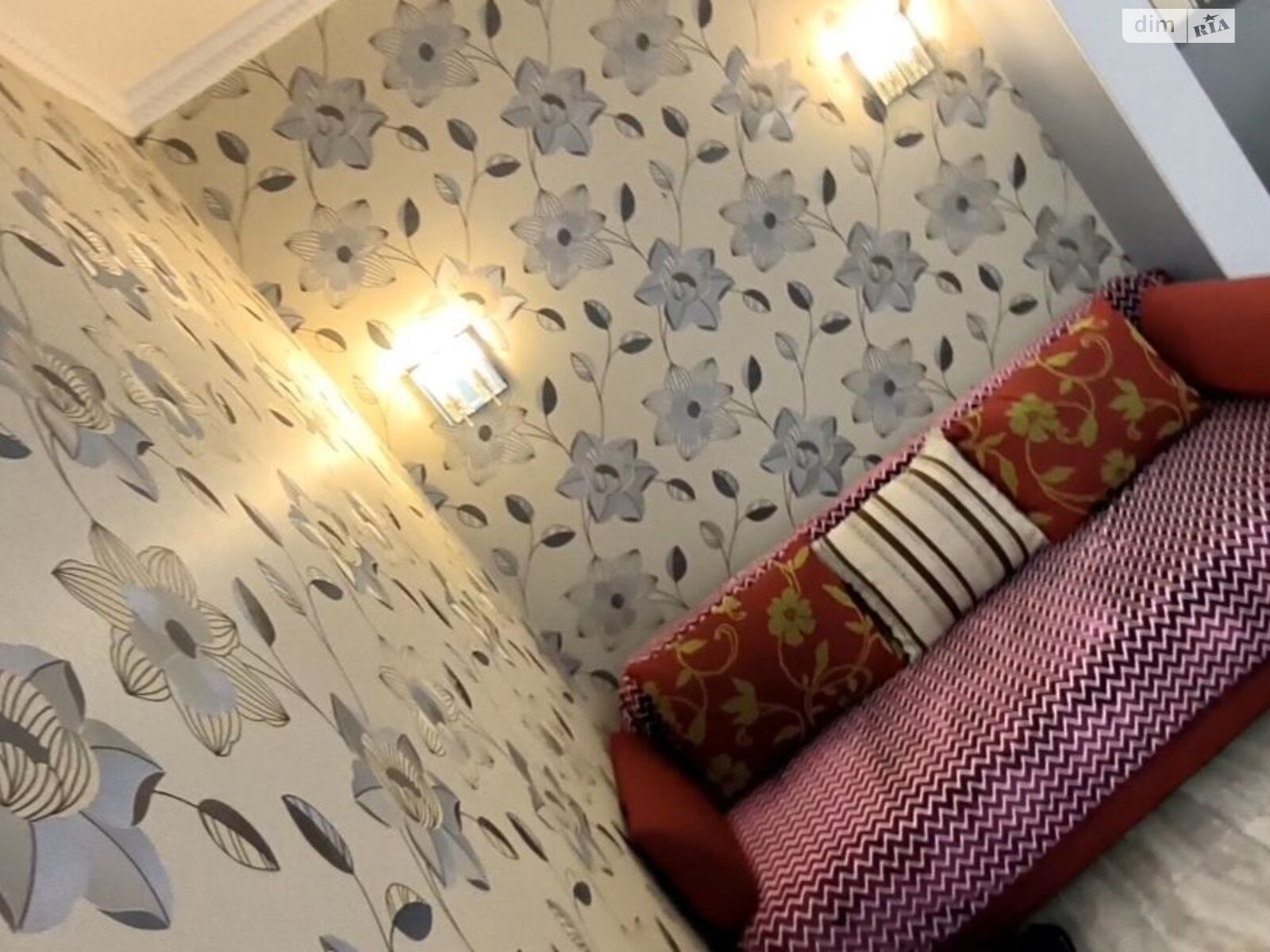 двухкомнатная квартира в Одессе, район Приморский, на плато Аркадийское 5/3 в аренду на короткий срок посуточно фото 1