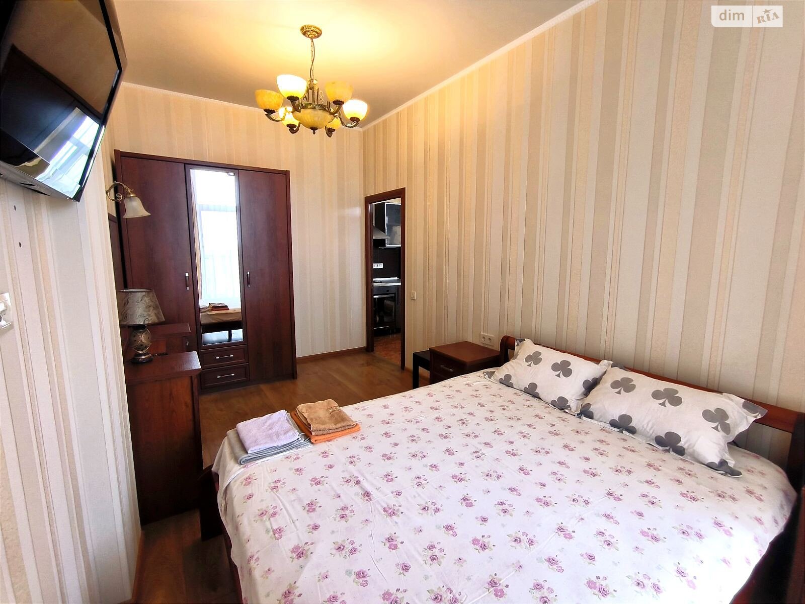 двухкомнатная квартира в Одессе, район Приморский, на плато Аркадийское 5/3 в аренду на короткий срок посуточно фото 1 двухкомнатная квартира в Одессе, район Приморский, на плато Аркадийское 5/3 в аренду на короткий срок посуточно фото 1