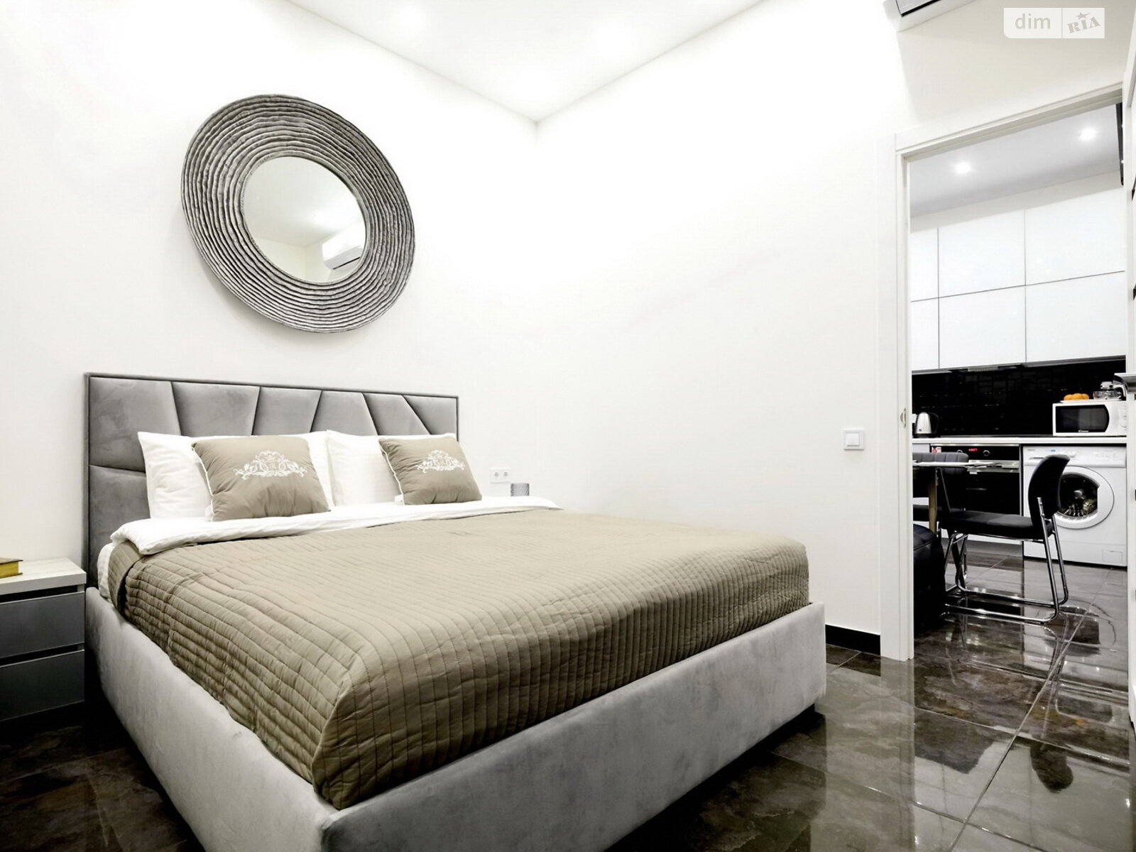 трехкомнатная квартира в Одессе, район Аркадия, на плато Аркадийское 9 в аренду на короткий срок посуточно фото 1