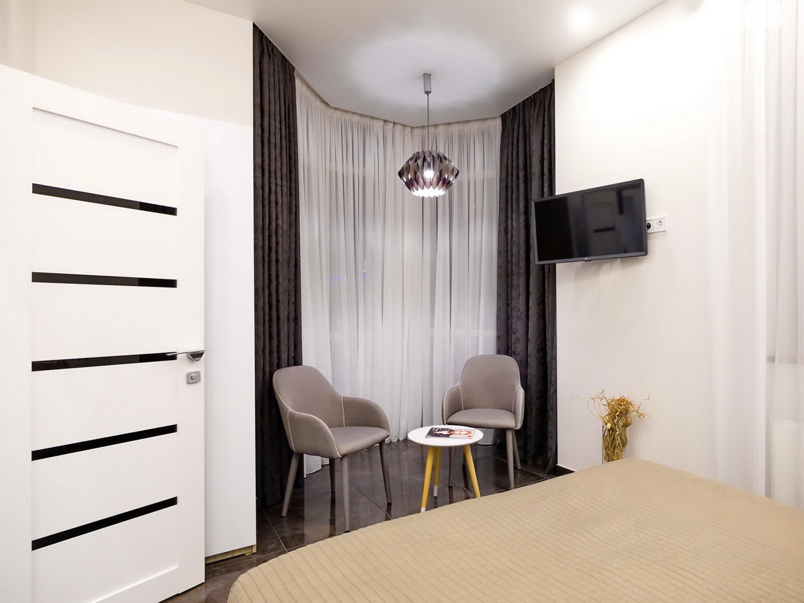 трехкомнатная квартира в Одессе, район Аркадия, на плато Аркадийское 9 в аренду на короткий срок посуточно фото 1