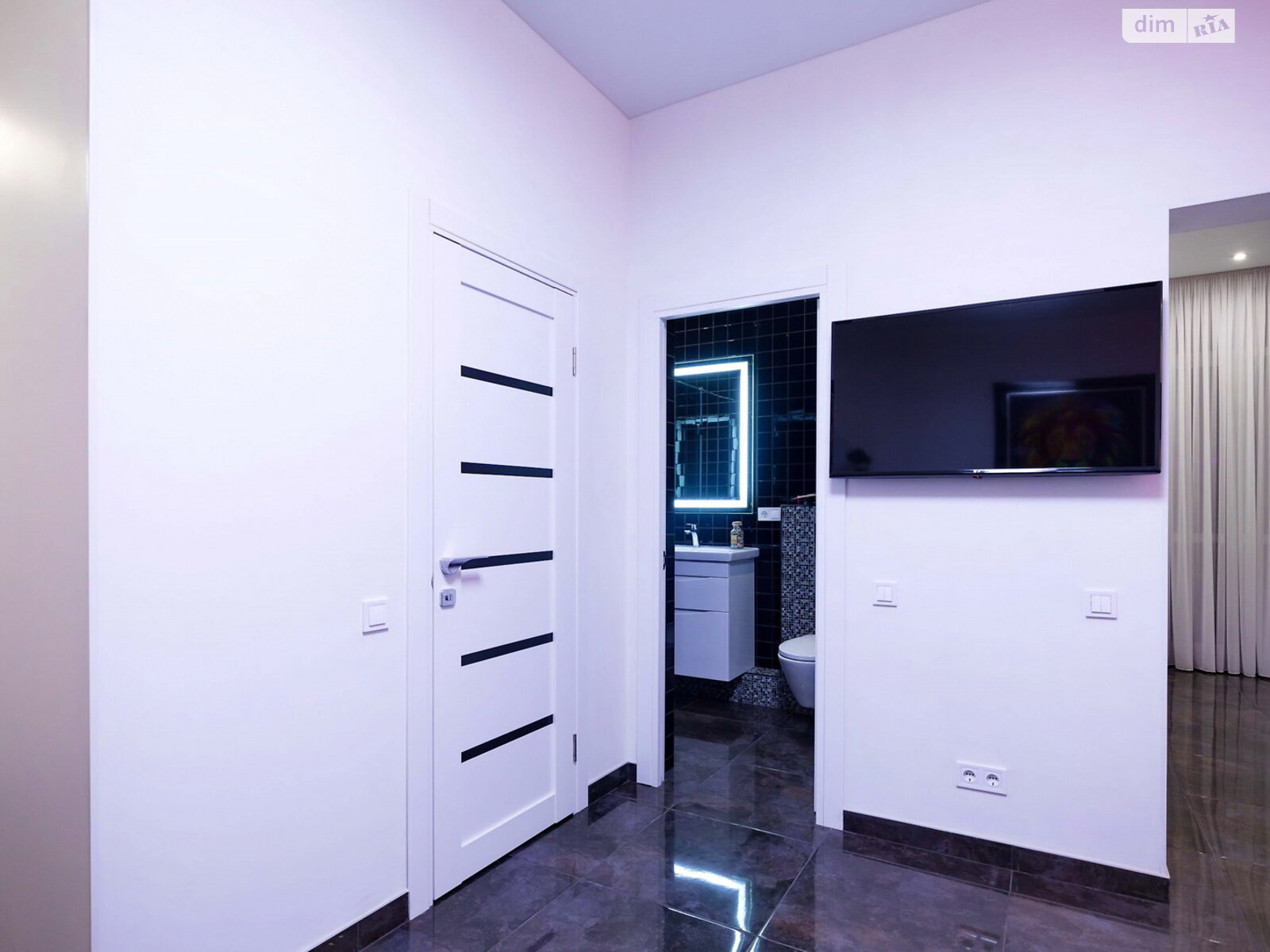 трехкомнатная квартира в Одессе, район Аркадия, на плато Аркадийское 9 в аренду на короткий срок посуточно фото 1