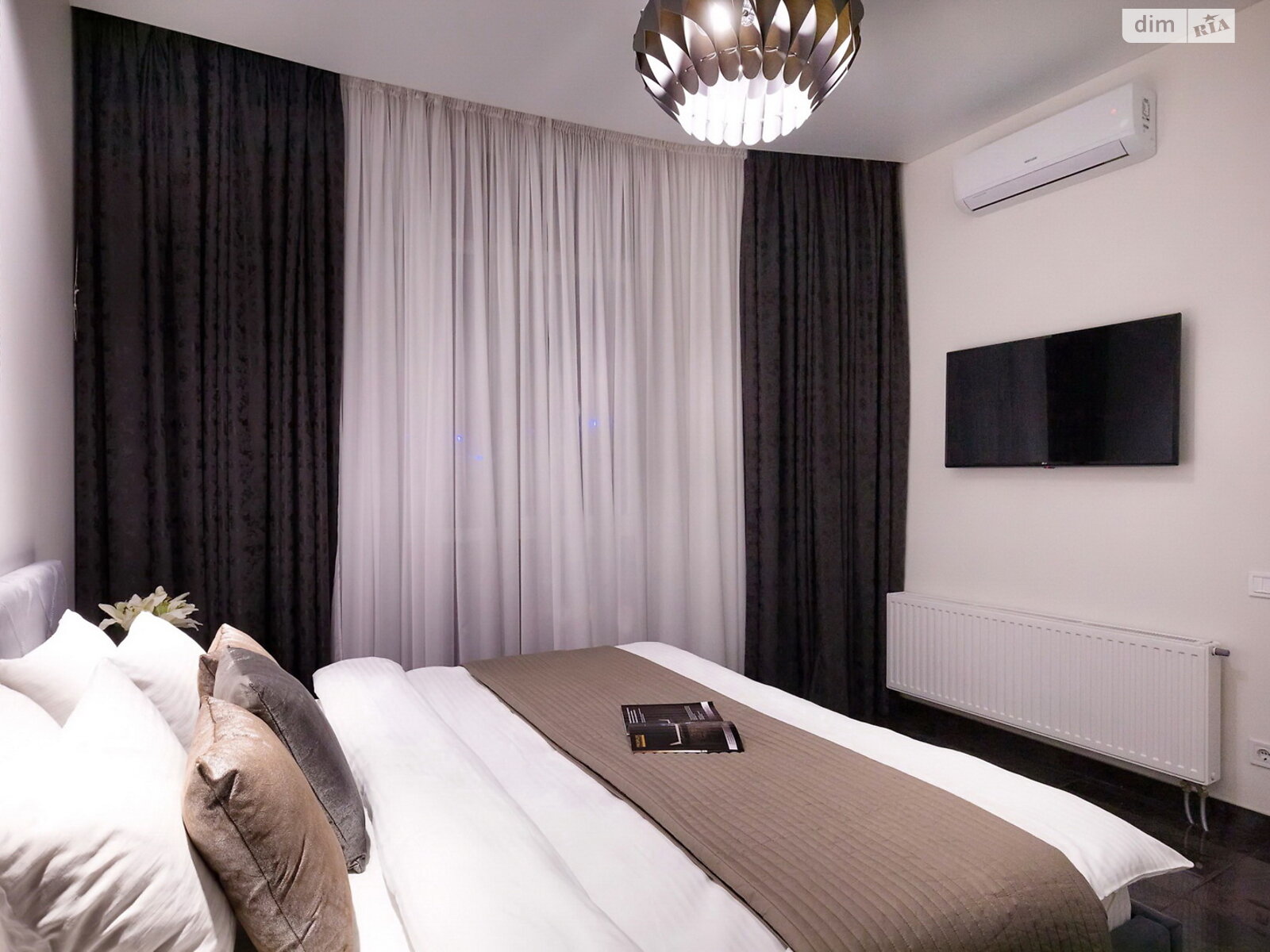 трехкомнатная квартира в Одессе, район Аркадия, на плато Аркадийское 9 в аренду на короткий срок посуточно фото 1