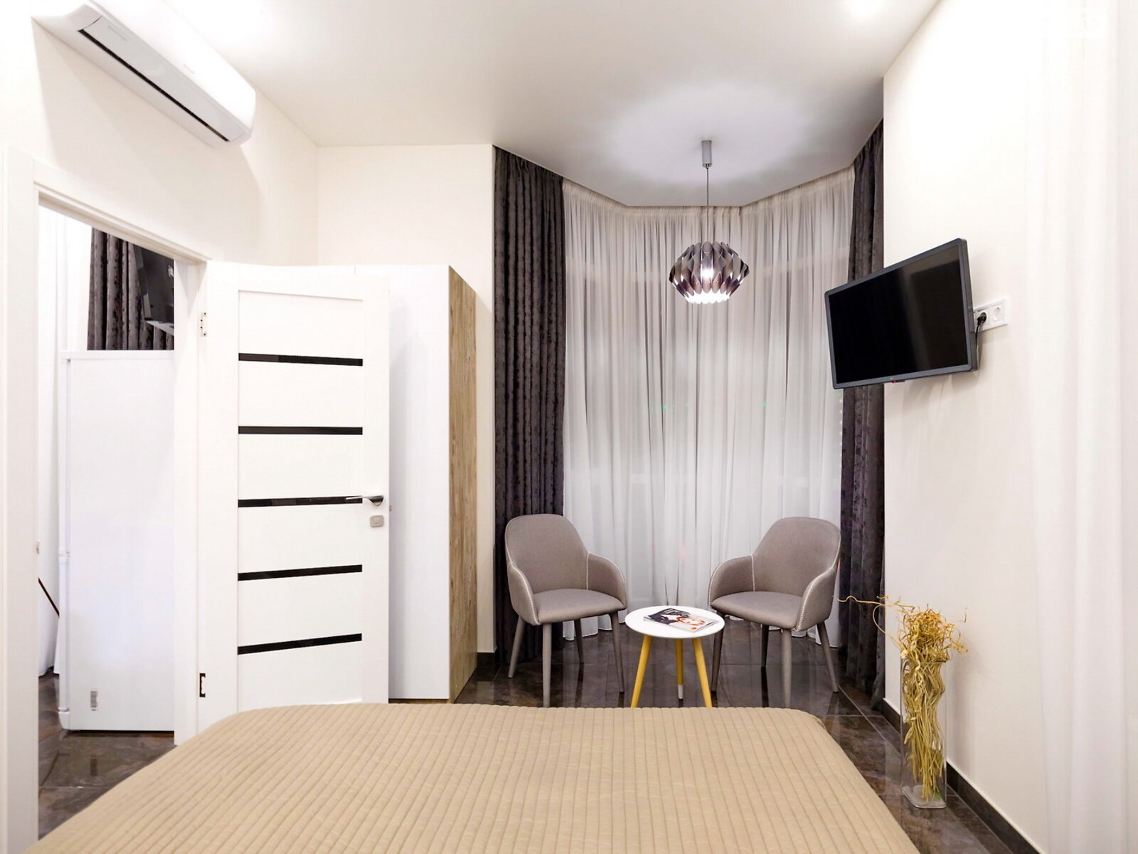 трехкомнатная квартира в Одессе, район Аркадия, на плато Аркадийское 9 в аренду на короткий срок посуточно фото 1