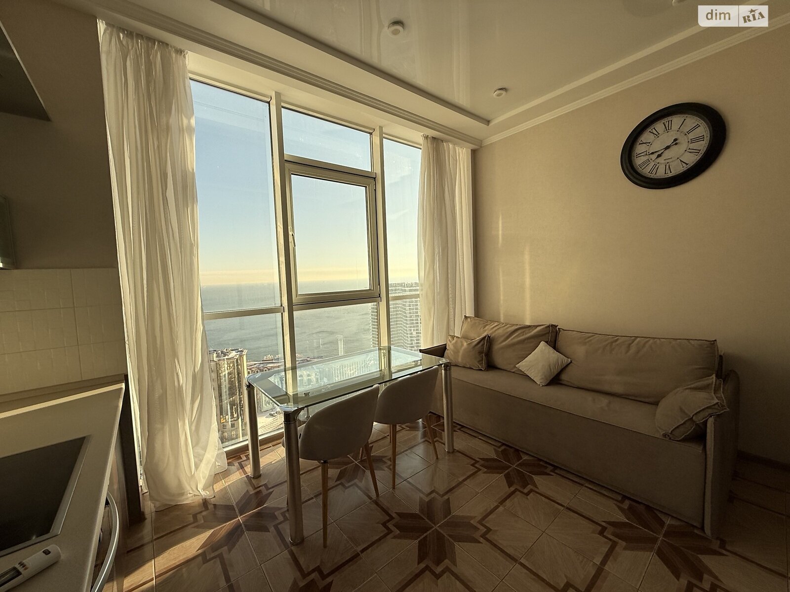 однокомнатная квартира в Одессе, район Аркадия, на бул. Французский 60В в аренду на короткий срок посуточно фото 1 однокомнатная квартира в Одессе, район Аркадия, на бул. Французский 60В в аренду на короткий срок посуточно фото 1