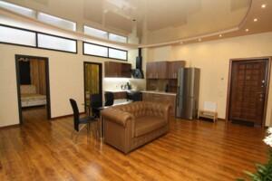 трехкомнатная квартира в Одессе, район Аркадия, на ул. Генуэзская 5 в аренду на короткий срок посуточно фото 2 трехкомнатная квартира в Одессе, район Аркадия, на ул. Генуэзская 5 в аренду на короткий срок посуточно фото 2