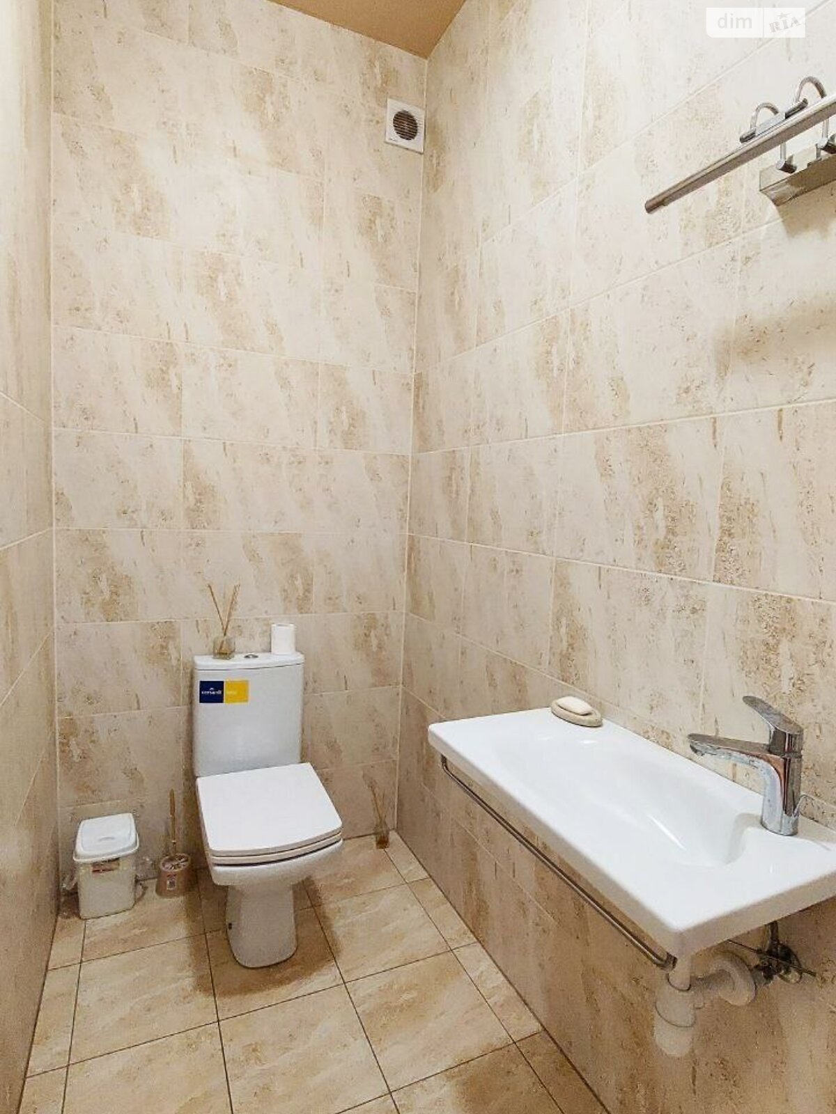 трехкомнатная квартира в Одессе, район Аркадия, на ул. Генуэзская 5 в аренду на короткий срок посуточно фото 1 трехкомнатная квартира в Одессе, район Аркадия, на ул. Генуэзская 5 в аренду на короткий срок посуточно фото 1