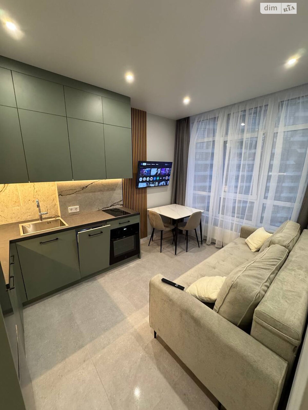 однокомнатная квартира в Одессе, район Аркадия, на пер. Курортный 2 корпус 3 в аренду на короткий срок посуточно фото 1