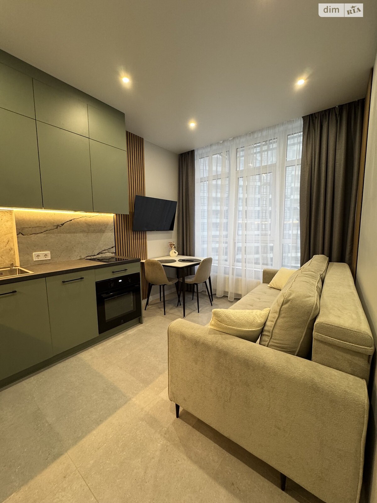 однокомнатная квартира в Одессе, район Аркадия, на пер. Курортный 2 корпус 3 в аренду на короткий срок посуточно фото 1