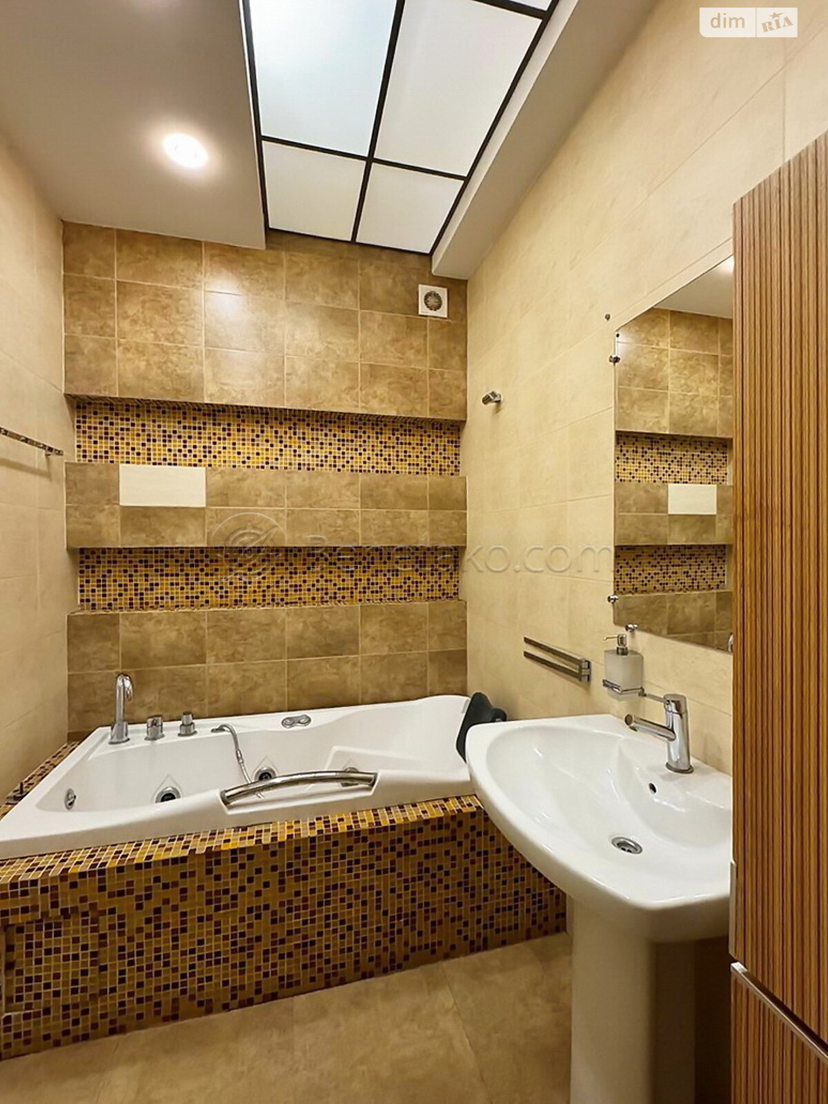 однокомнатная квартира в Одессе, район Аркадия, на ул. Тенистая 9/12 в аренду на короткий срок посуточно фото 1 однокомнатная квартира в Одессе, район Аркадия, на ул. Тенистая 9/12 в аренду на короткий срок посуточно фото 1