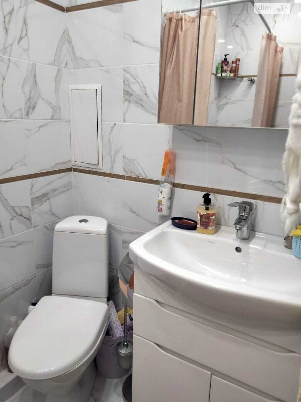 двухкомнатная квартира в Одессе, район Ближние Мельницы, на ул. Алексея Вадатурского 18, кв. 341 в аренду на короткий срок посуточно фото 1 двухкомнатная квартира в Одессе, район Ближние Мельницы, на ул. Алексея Вадатурского 18, кв. 341 в аренду на короткий срок посуточно фото 1