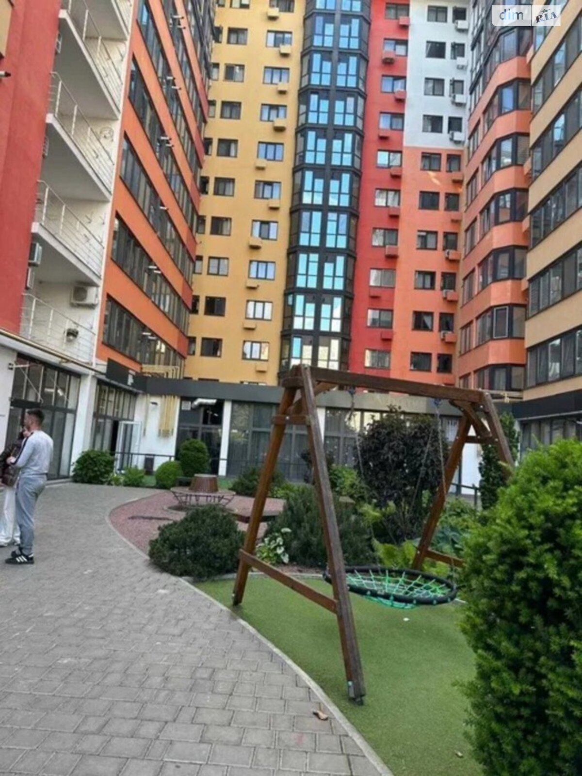 двухкомнатная квартира в Одессе, район Ближние Мельницы, на ул. Алексея Вадатурского 18, кв. 341 в аренду на короткий срок посуточно фото 1 двухкомнатная квартира в Одессе, район Ближние Мельницы, на ул. Алексея Вадатурского 18, кв. 341 в аренду на короткий срок посуточно фото 1