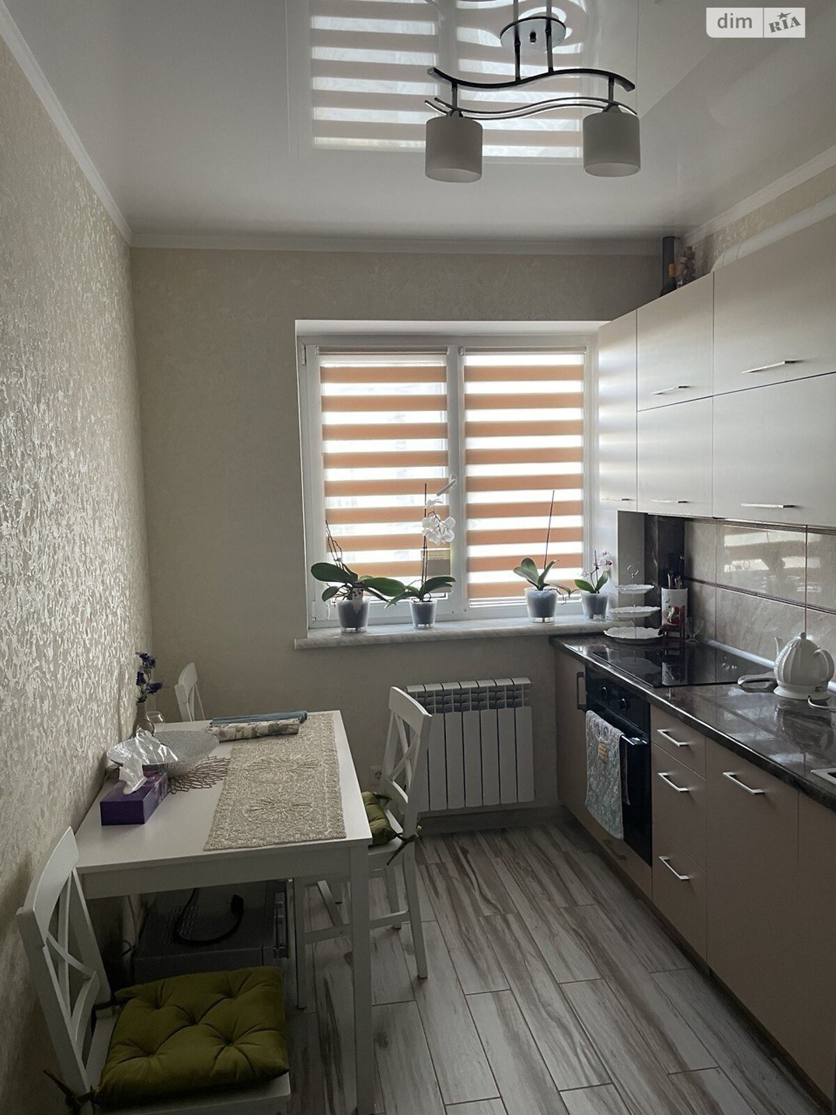 двухкомнатная квартира в Одессе, район Ближние Мельницы, на ул. Алексея Вадатурского 18, кв. 341 в аренду на короткий срок посуточно фото 1 двухкомнатная квартира в Одессе, район Ближние Мельницы, на ул. Алексея Вадатурского 18, кв. 341 в аренду на короткий срок посуточно фото 1