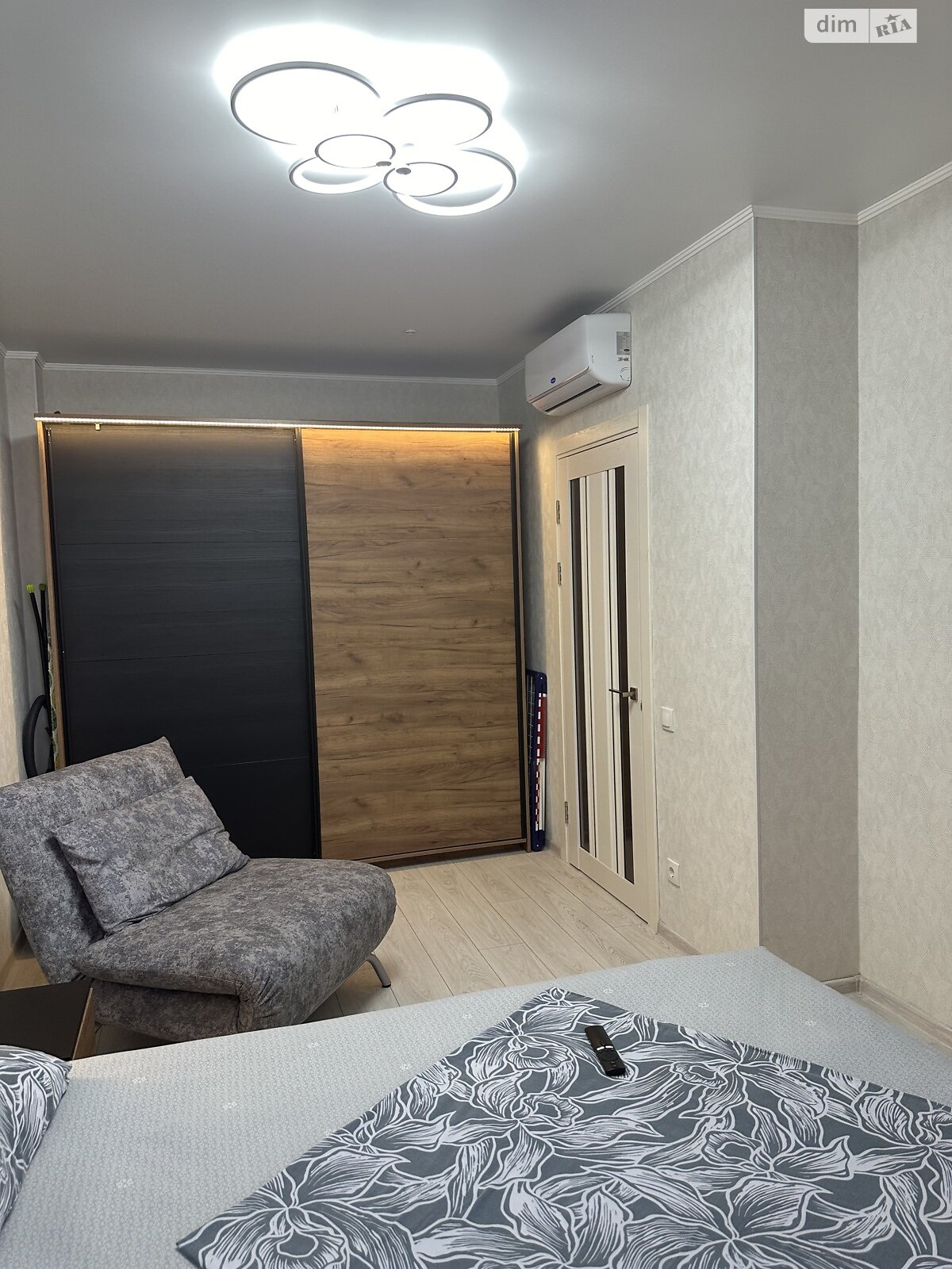 однокімнатна квартира в Одесі, район Великий Фонтан, на вул. Євгена Чикаленка 41 в оренду на короткий термін подобово фото 1 однокімнатна квартира в Одесі, район Великий Фонтан, на вул. Євгена Чикаленка 41 в оренду на короткий термін подобово фото 1